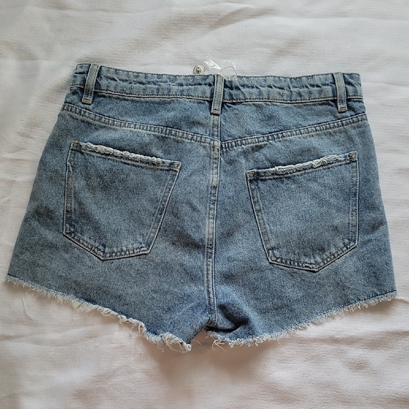 Signature Blue Jean Shorts Distressed Frayed Hem 8 - Picture 8 of 8